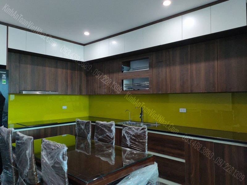 Mẫu Kính Cường Lực Bếp Màu Vàng Chanh
