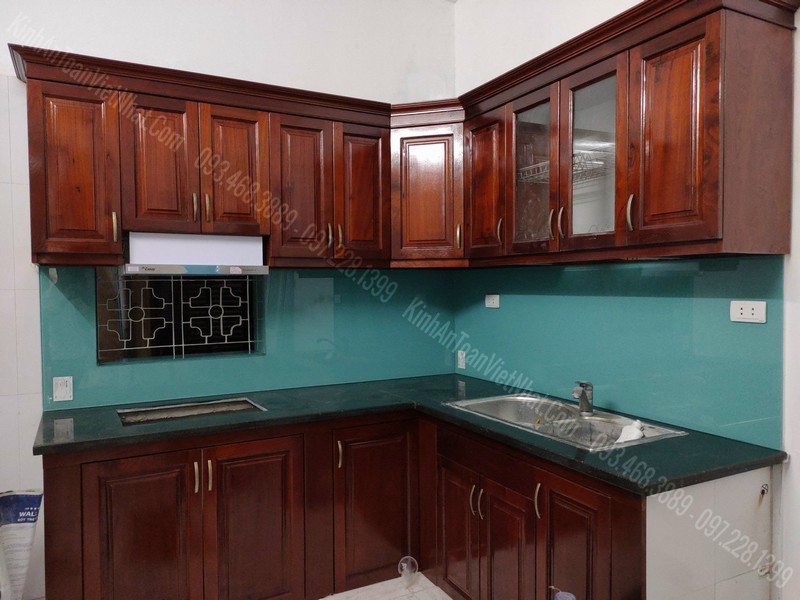 Cách Ốp Kính Vào Tường - Kính Bếp Màu Xanh Ngọc