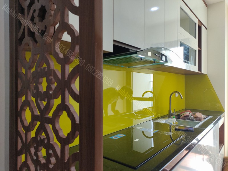 Mẫu Kính Màu Trang Trí Màu Vàng Chanh Đẹp