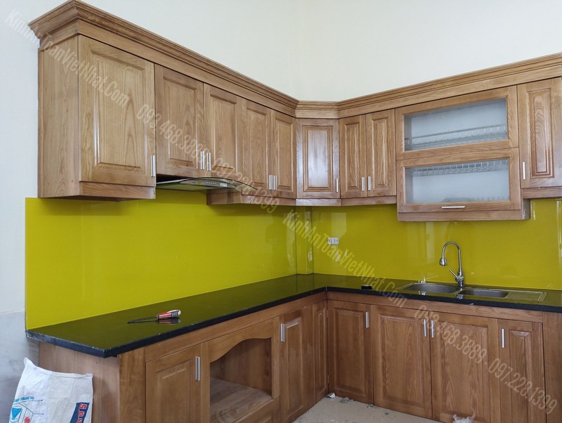 Mẫu Kính Tủ Bếp Màu Vàng Chanh
