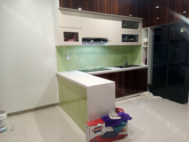 Mẫu Kính Ốp Bếp Màu Kem Đẹp