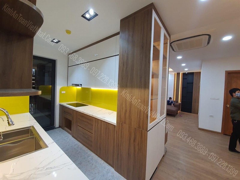 Gạch Kính Ốp Bếp Màu Vàng Chanh