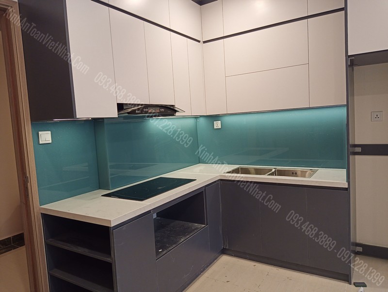 Mẫu Kính Bếp Cường Lực Màu Ghi Kim Sa Đẹp