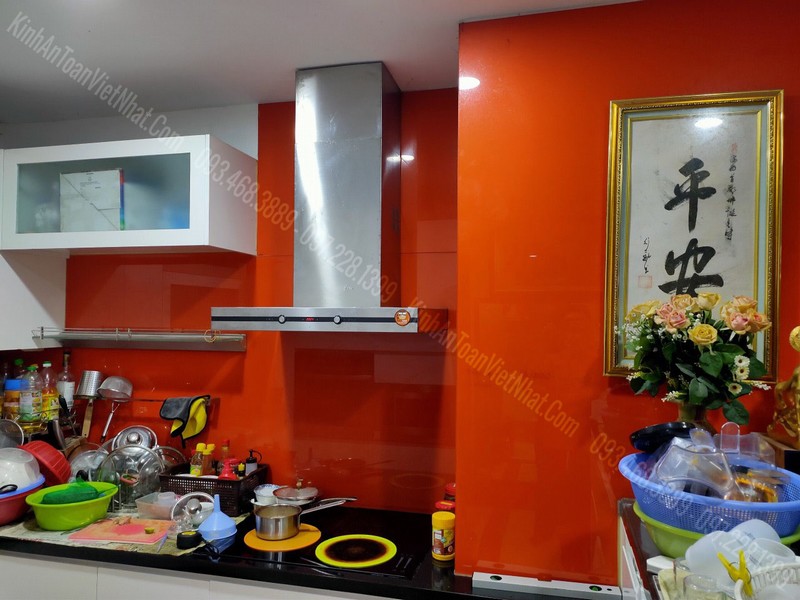 Mẫu Kính Màu Ốp Bếp Giá Rẻ Màu Cam Đỏ Đẹp