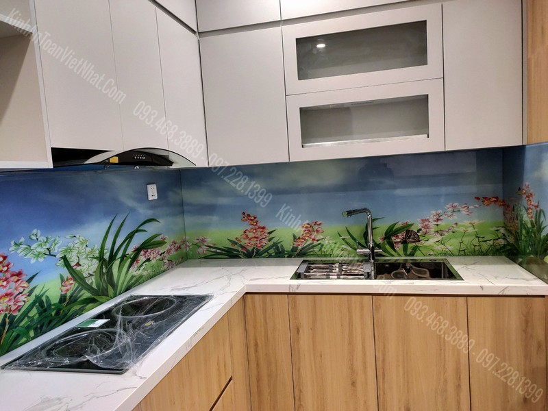 Báo Giá Kính Ốp Bếp 3D