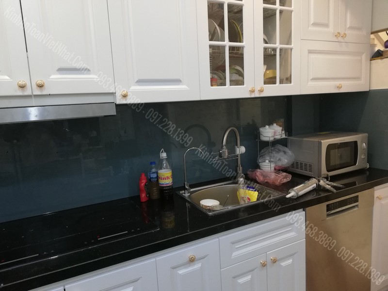 Mẫu Ốp Bếp Màu Ghi