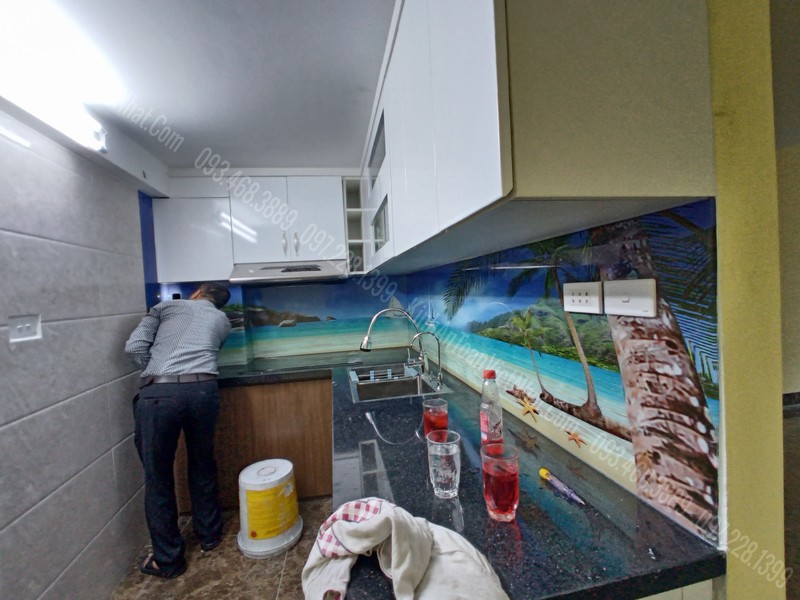 Giá Kính Cường Lực Ốp Bếp 3D Đẹp