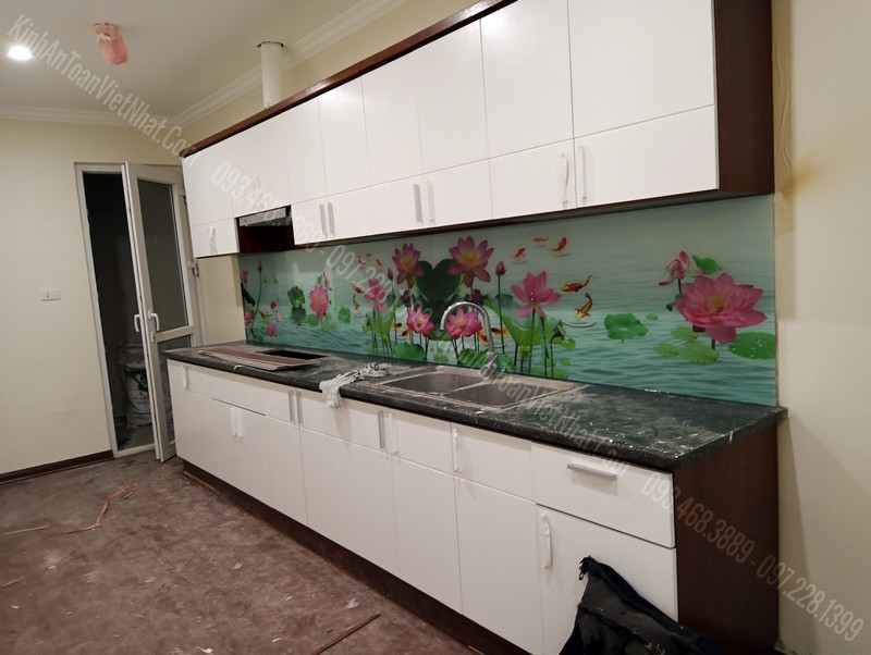 Giá Kính Ốp Bếp Hoa Văn