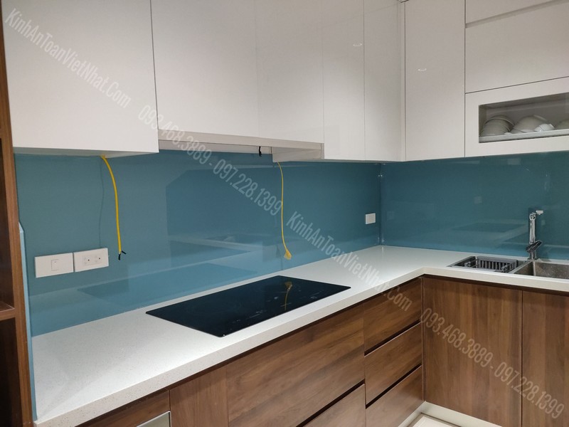 SP Kính Ốp Bếp Màu Xanh Lơ