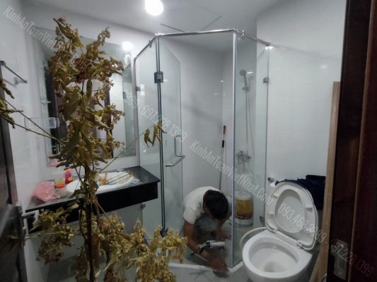 SP Cabin phòng tắm kính 135 độ