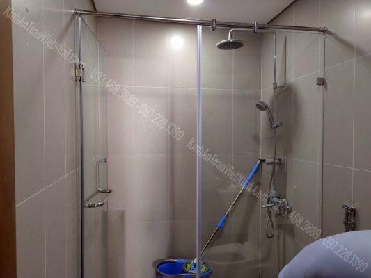 SP Cabin phòng tắm kính 90 độ