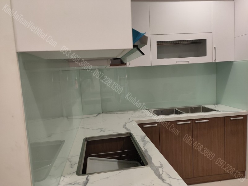CTTB Kính Bếp Màu Trắng Xanh tại Liên Mạc - Từ Liêm