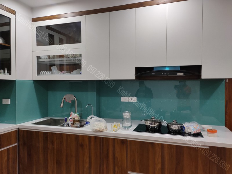 CTTB Kính Bếp Màu Xanh Ngọc Kim Sa tại Cổ Nhuế - Từ Liêm