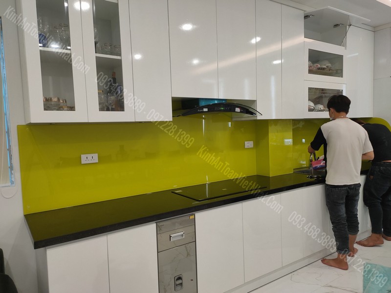 CTTB Kính Bếp Màu Vàng Chanh tại Khâm Thiên - Đống Đa