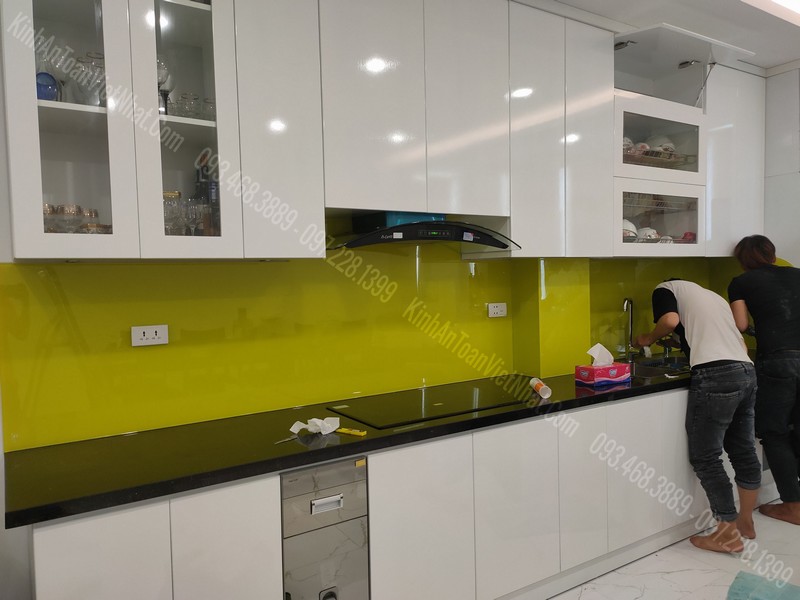 CTTB Kính Bếp Màu Vàng Chanh tại Khâm Thiên - Đống Đa