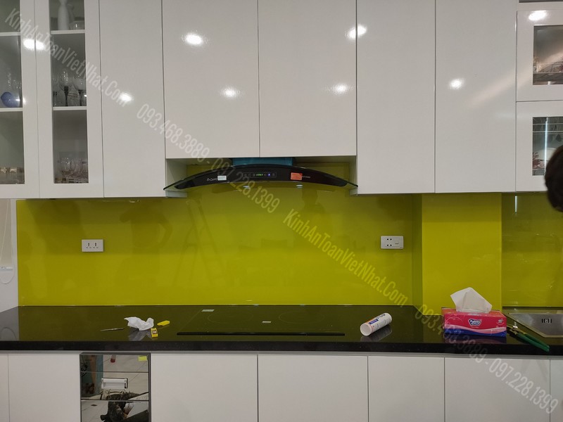 CTTB Kính Bếp Màu Vàng Chanh tại Khâm Thiên - Đống Đa