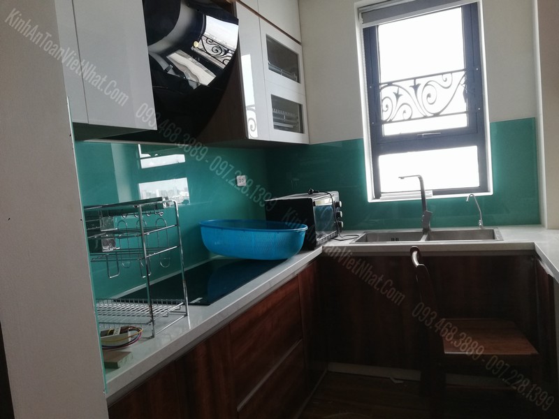 CTTB Kính Bếp Màu Xanh Ngọc tại Bạch Mai - Hai Bà Trưng