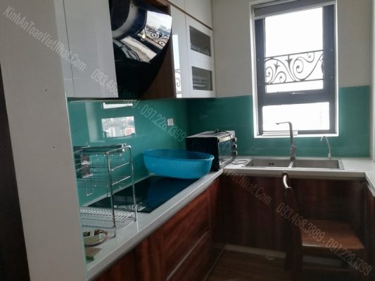 CTTB Kính Bếp Màu Xanh Ngọc tại Bạch Mai - Hai Bà Trưng