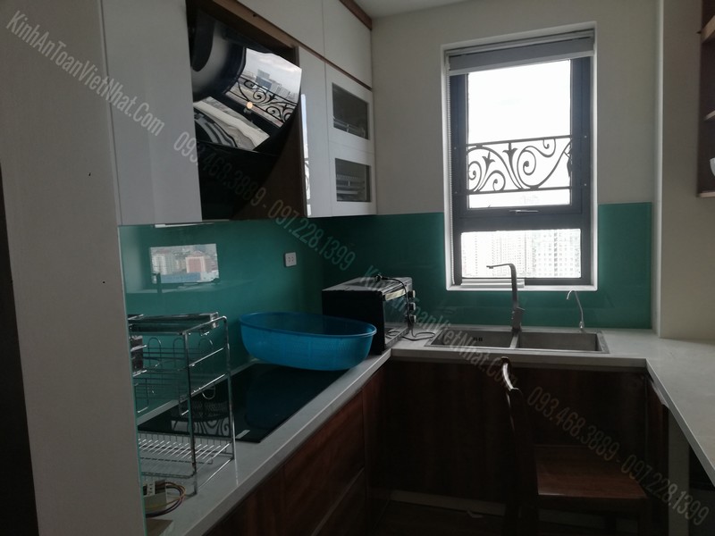 CTTB Kính Bếp Màu Xanh Ngọc tại Bạch Mai - Hai Bà Trưng