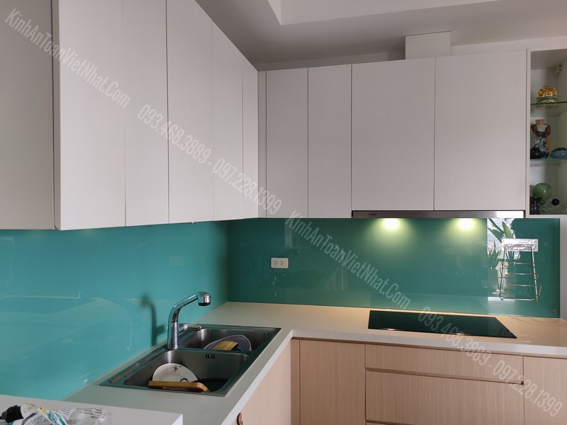 CTTB Kính Bếp Màu Xanh Ngọc tại Đội Cấn - Ba Đình