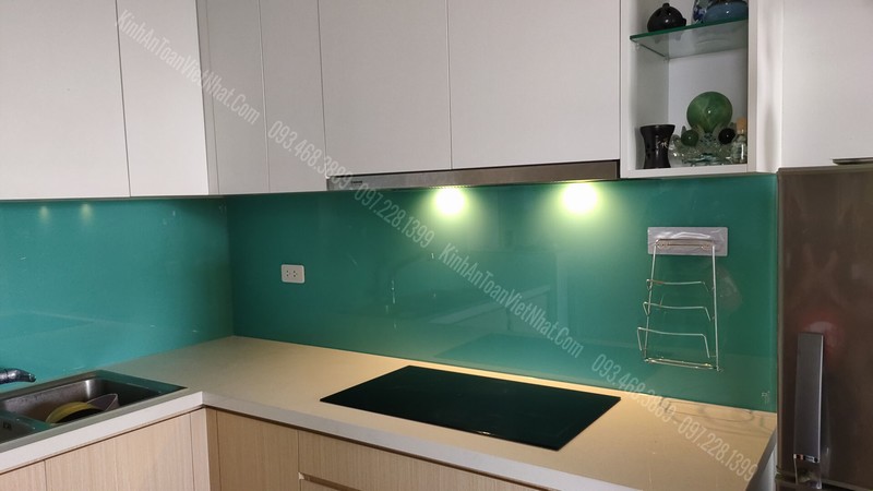 CTTB Kính Bếp Màu Xanh Ngọc tại Đội Cấn - Ba Đình