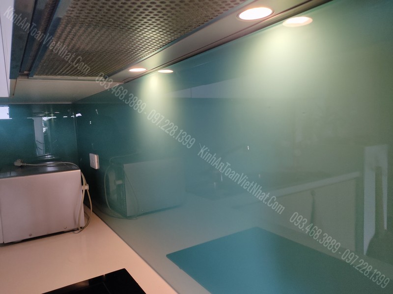 CTTB Kính Bếp Màu Xanh Ngọc tại Đội Cấn - Ba Đình