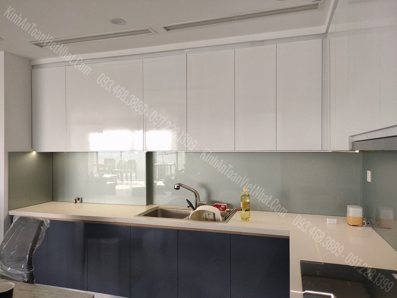 CTTB Kính Bếp Màu Nhũ Bạc tại Đại Kim - Hoàng Mai