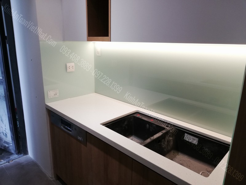 CTTB Kính Bếp Màu Trắng Sữa tại Đông Mỹ - Thanh Trì