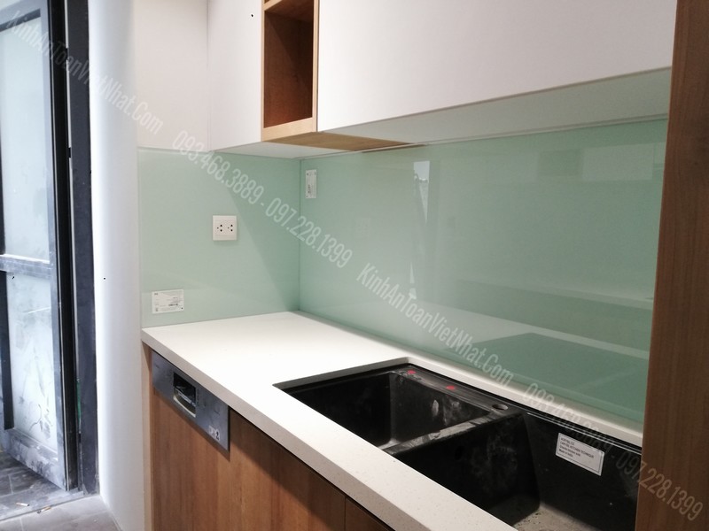 CTTB Kính Bếp Màu Trắng Sữa tại Đông Mỹ - Thanh Trì