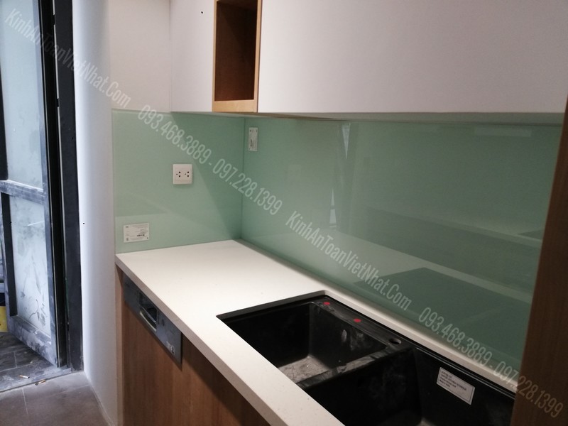 CTTB Kính Bếp Màu Trắng Sữa tại Đông Mỹ - Thanh Trì