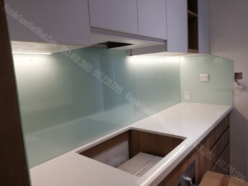 CTTB Kính Bếp Màu Trắng Sữa tại Đông Mỹ - Thanh Trì