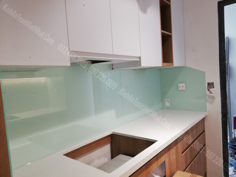 CTTB Kính Bếp Màu Trắng Sữa tại Đông Mỹ - Thanh Trì
