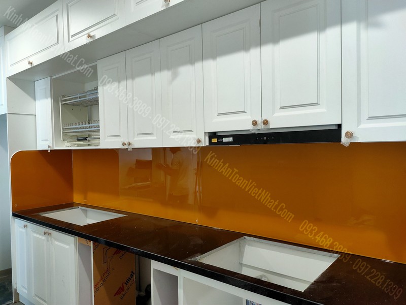 CTTB Kính Bếp Màu Vàng Nghệ tại Hà Cầu - Hà Đông