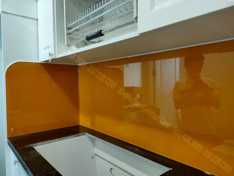 CTTB Kính Bếp Màu Vàng Nghệ tại Hà Cầu - Hà Đông
