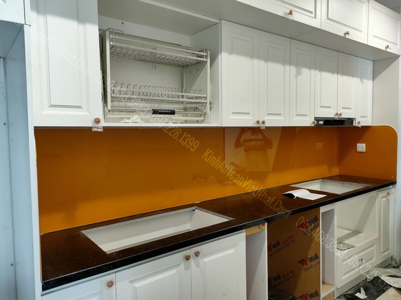 CTTB Kính Bếp Màu Vàng Nghệ tại Hà Cầu - Hà Đông