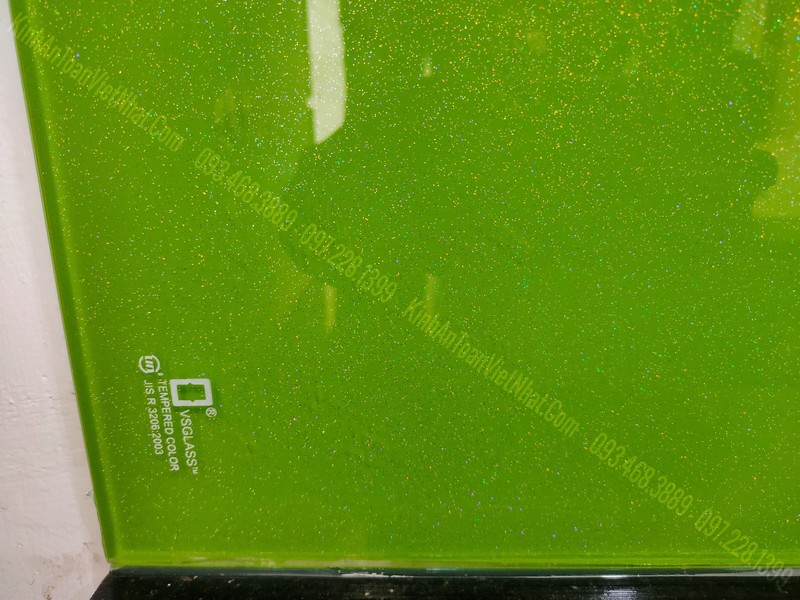 CTTB Kính Ốp Bếp Màu Xanh Non Kim Sa tại Nghĩa Đô - Cầu Giấy