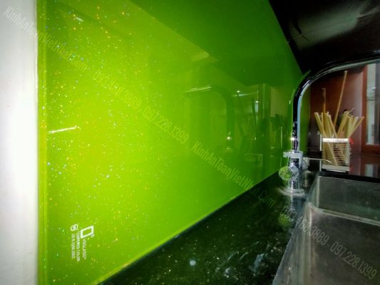 CTTB Kính Ốp Bếp Màu Xanh Non Kim Sa tại Nghĩa Đô - Cầu Giấy