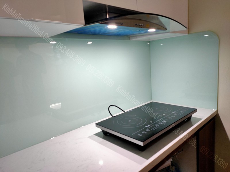 CTTB Kính Bếp Màu Trắng Xanh tại Khương Thượng - Đống Đa