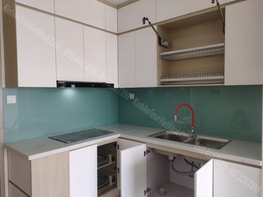 CTTB Kính Bếp Màu Nhũ Xanh Ngọc tại Gia Thụy - Long Biên