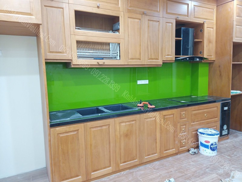 CTTB Kính Bếp Màu Xanh Non Kim Sa tại Cát Linh - Đống Đa