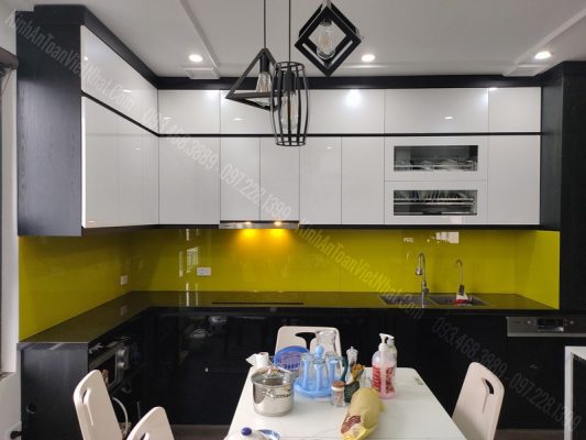 CTTB Kính Bếp Màu Vàng Chanh Kim Sa tại Hữu Hòa - Thanh Trì