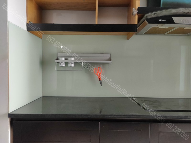 CTTB Kính Bếp Màu Trắng Sữa tại Nghĩa Tân - Cầu Giấy