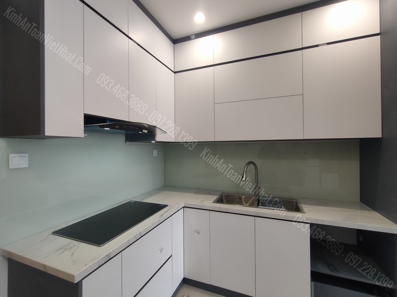 CTTB Kính Bếp Màu Trắng Sữa tại Hoàng Văn Thụ - Hoàng Mai