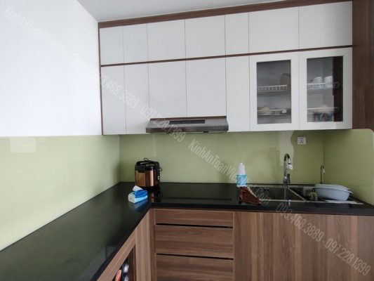 CTTB Kính Bếp Màu Kem tại Đông Mác - Hai Bà Trưng