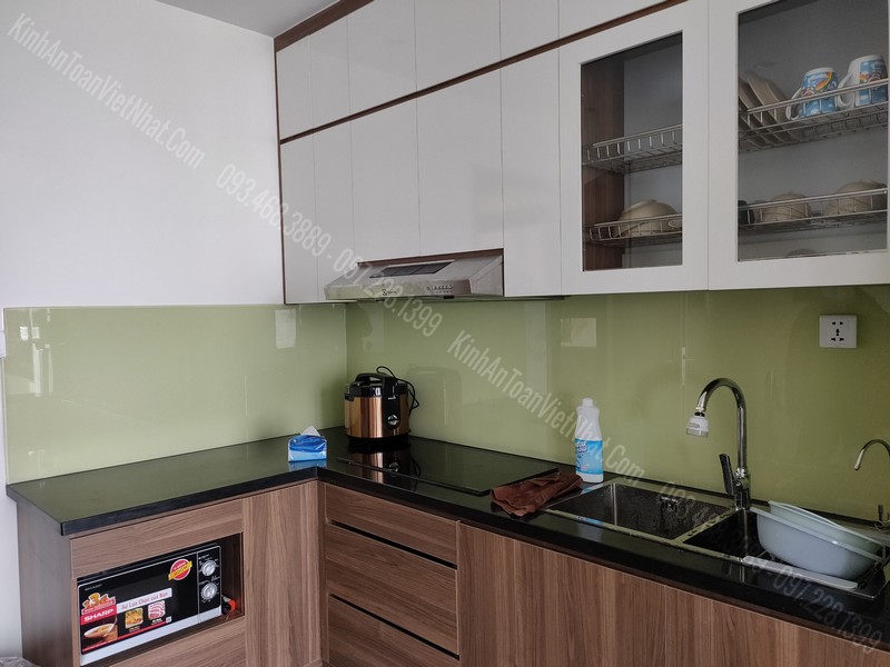 CTTB Kính Bếp Màu Kem tại Đông Mác - Hai Bà Trưng