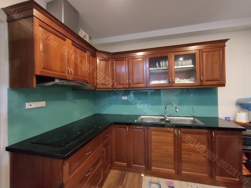 CTTB Kính Bếp Màu Xanh Ngọc tại Giang Biên - Long Biên