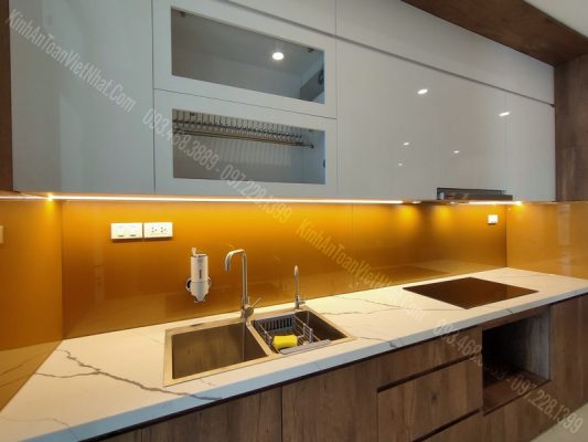 CTTB Kính Bếp Màu Nhũ Cam Vàng tại Cống Vị - Ba Đình