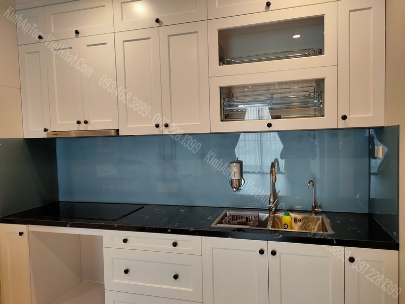 CTTB Kính Bếp Màu Nhũ Xanh Lơ tại Chương Dương - Hoàn Kiếm