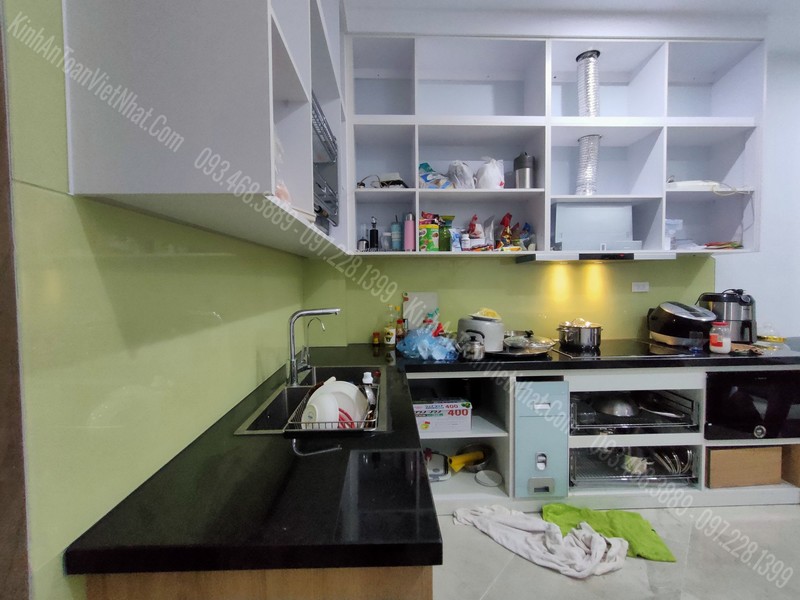 CTTB Kính Bếp Màu Kem Kim Sa tại Bồ Đề - Long Biên