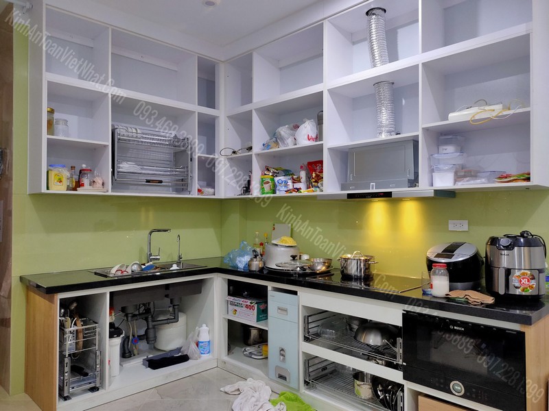 CTTB Kính Bếp Màu Kem Kim Sa tại Bồ Đề - Long Biên